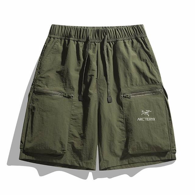 Arc'teryx 始祖鸟多功能口袋短裤，多色可选，适合运动和户外，男款。舒适百搭，透气不闷热。男士超帅气的机能设计双口袋休闲裤,松紧腰+腰带加特，最为出色又好
