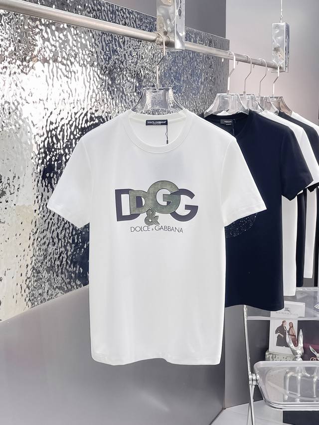 Yan Dolce&Gabban*杜嘉班纳 2025Ss新款短袖圆领T恤 ，高端定制丝光棉面料，设计前卫时尚！经典Logo设计，胸前Logo感温变色，手感柔软.