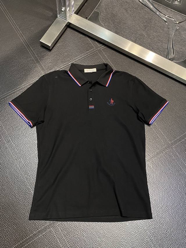Moncler蒙口独家客供新款原单男士休闲Polo短袖 高端定制 高端版本 时尚百搭爆款进口面料 手感超柔软细腻 穿着亲肤舒适 高端精品 代工厂P精细做工 上身
