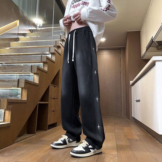 Chrome Hearts 克罗心秋春秋新款情侣侧边十字架串形水洗卫裤运动休闲运动拖地裤，松紧脚口，一裤两种穿法 可束脚可敞口 水洗棉质面料，质感柔软舒适，超高