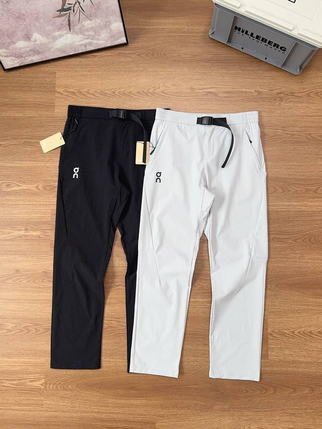 供 ，控 # 牛货来啦~On昂跑 夏季新品男款运动休闲宽松透气薄款长裤 面料柔软 顺滑 有弹力！上手可知！梭织聚酯纤维强大功能性，科学的面料选择，上身穿着相当舒