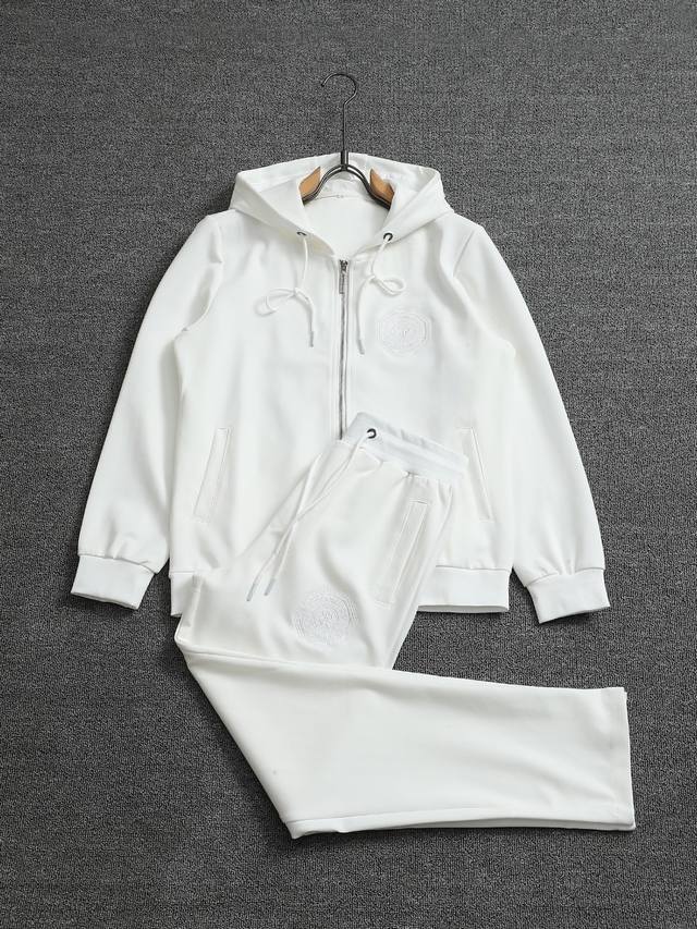 Str 套装 工艺：刺绣Logo 颜色：图片色 面料：高品柔软舒适 尺码：M-3Xl 无性别区分 男女同款 上衣裤子 套装不单独出售