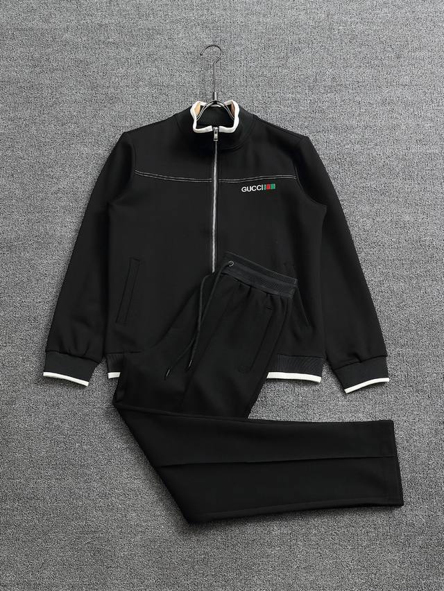 古驰Gucci 套装 工艺：刺绣Logo 颜色：图片色 面料：高品柔软舒适 尺码：M-3Xl 无性别区分 男女同款 上衣裤子 套装不单独出售