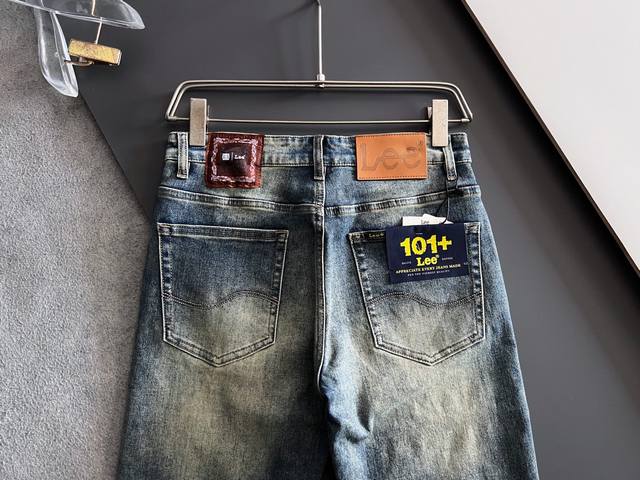 Lee*、重工水洗休闲牛仔裤，进口原版水洗弹力面料，舒适有弹性，独特设计，版型超正，舒适透气，档次极高，专柜品质，上身帅气十足，码数：29-40