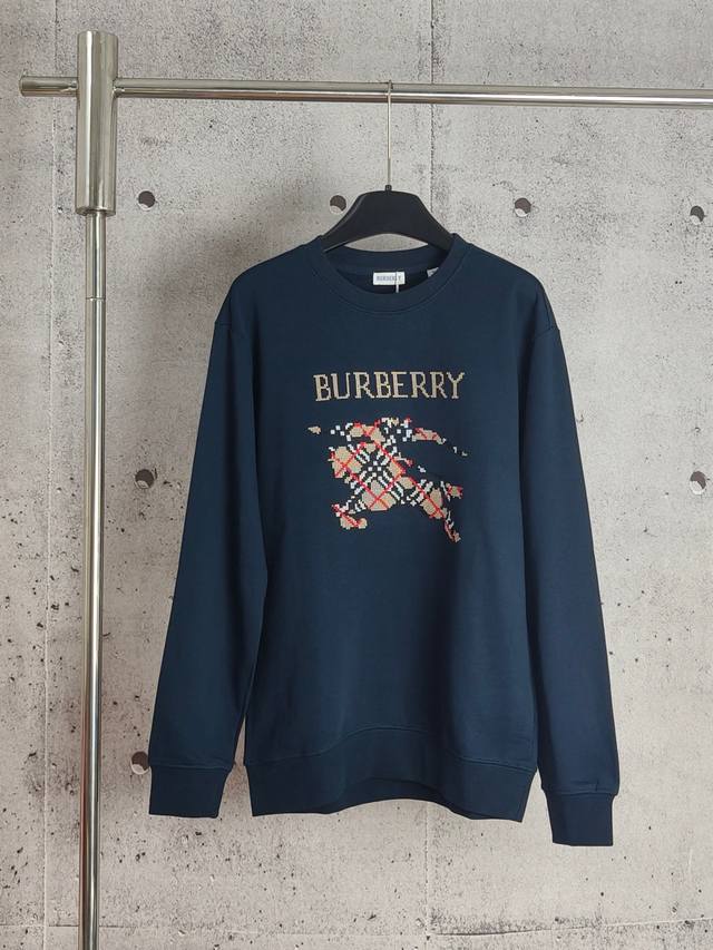 巴宝莉Bur战马字母刺绣圆领卫衣 高端品质 三标齐全，舒适透气，经典简约，精致时尚，男女同款，细节呈现高端品质 颜色:黑色 白色 藏青 码数:M-Xxl