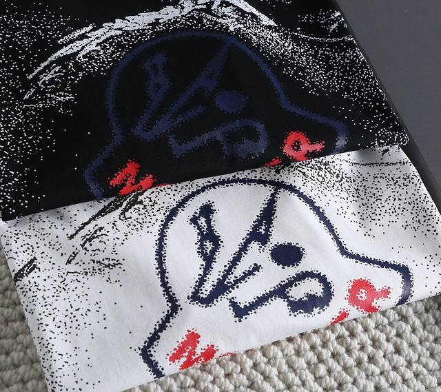 蒙口Moncler 2025新款男士圆领短袖T恤 高版本 高品质 300G 甄选优质高端面料 做工精细 独特设计 代工厂P出品， 送人自己穿都非常显档次， 亲肤