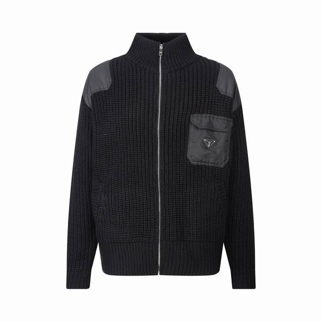 独家供应 Pra 24Fw 尼龙拼接拉链毛衣外套 原39,400购入，定织新疆45支精纺羊毛纱线，不易起球，防缩水，抗变形。慈星Cx机型双系统，7针5条毛针织珠