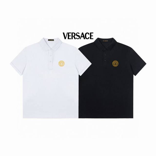 Versace 范思哲字母Logo 精美Logo Polo衫 升级，灵感源自八十年代复古 原版面料 官方同款 定制 同缸染面料 手感非常舒服 春夏最新砖柜同步