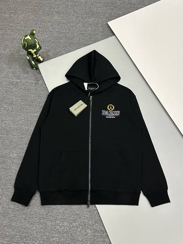 高版本]Balenciaga巴黎世家新款连帽子拉链卫衣新款 无抽绳兜帽 双头拉链开合。正面2个口袋。胸前和后幅绣黄金麦穗铁塔Chamon City刺绣面料420