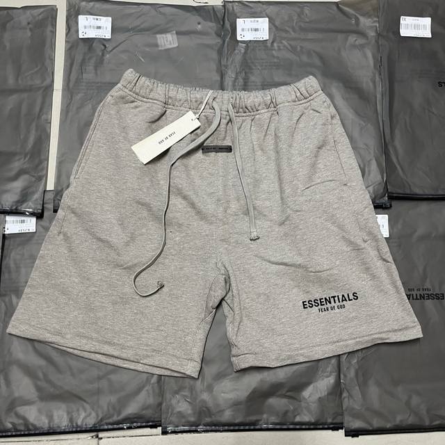 新品 Essentials Fear Of God 小标百搭休闲裤短裤 款号：K255# 颜色：亮白色 玄青色 希瑟灰 码数：S M L Xl