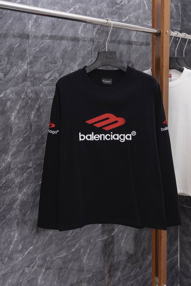 款号J034 Balenciaga 巴黎世家刺绣字母长袖T 采用460克纯棉毛圈面料 走线清晰 原单定制1:1线条流畅而细腻 手感质感更佳 不易变形 不易缩水