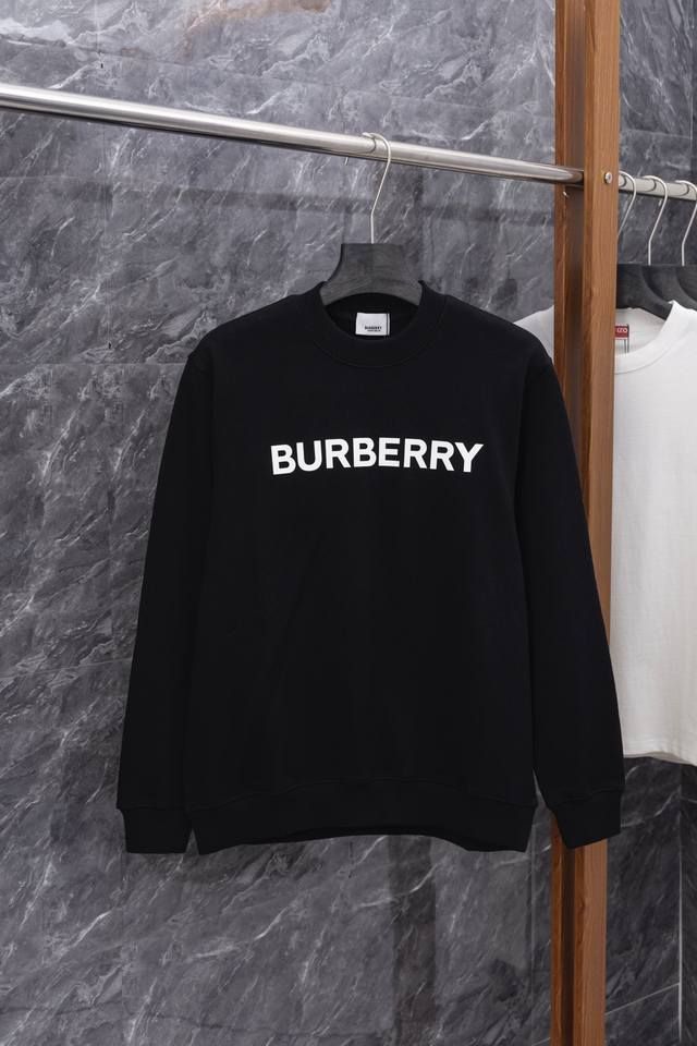 款号J031 Burberry 巴宝莉经典字母圆领卫衣 采用460克纯棉毛圈面料 走线清晰 原单定制1:1线条流畅而细腻 手感质感更佳 不易变形 不易缩水 不易