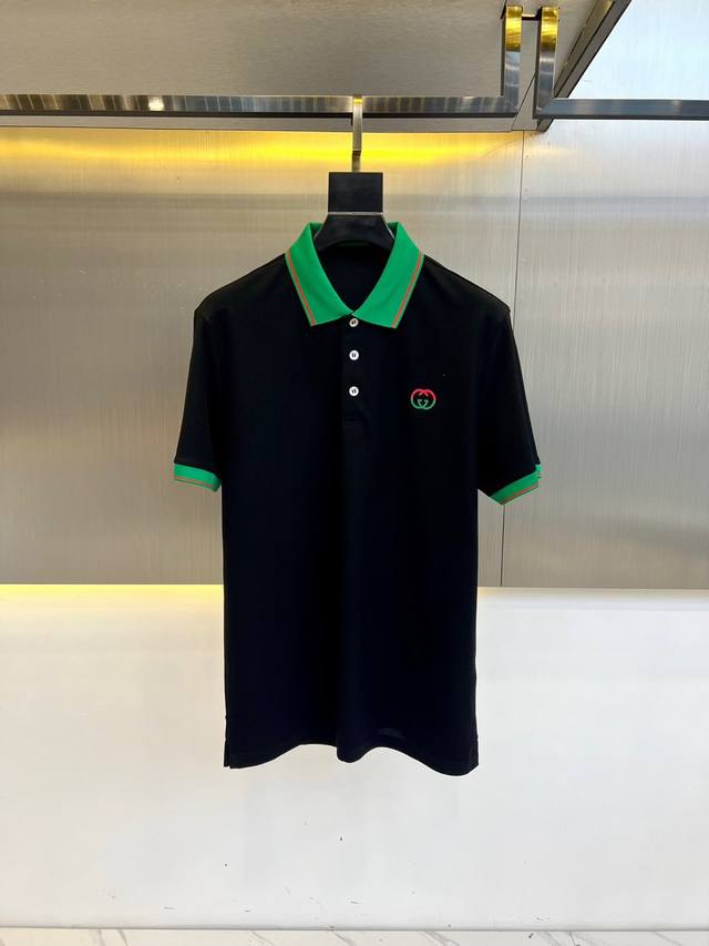 Gucc古驰、25春夏时装款短袖丝光珠地棉Polo衫！甄选高级进口成衣定织珠地面料，老牌工坊成衣工序定织定染，极为奢华特殊的材质，面料属性皆为上乘，丝光工艺处理