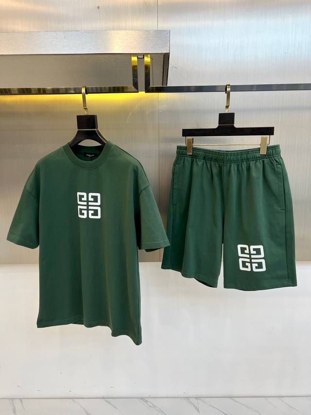 纪梵希、纯棉套装、定制面料、100%纯棉、上身超然、偏大一码、尺码M-2Xl 模特173-140斤上身M