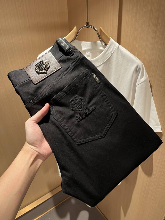 Loro Piana诺悠翩雅 2025春夏新品男士时装款高端休闲裤，香港洋行渠道货，日本原厂出品，纯血统品质，完美延续了Lp家的精髓与基因，从主体面料到细节工艺