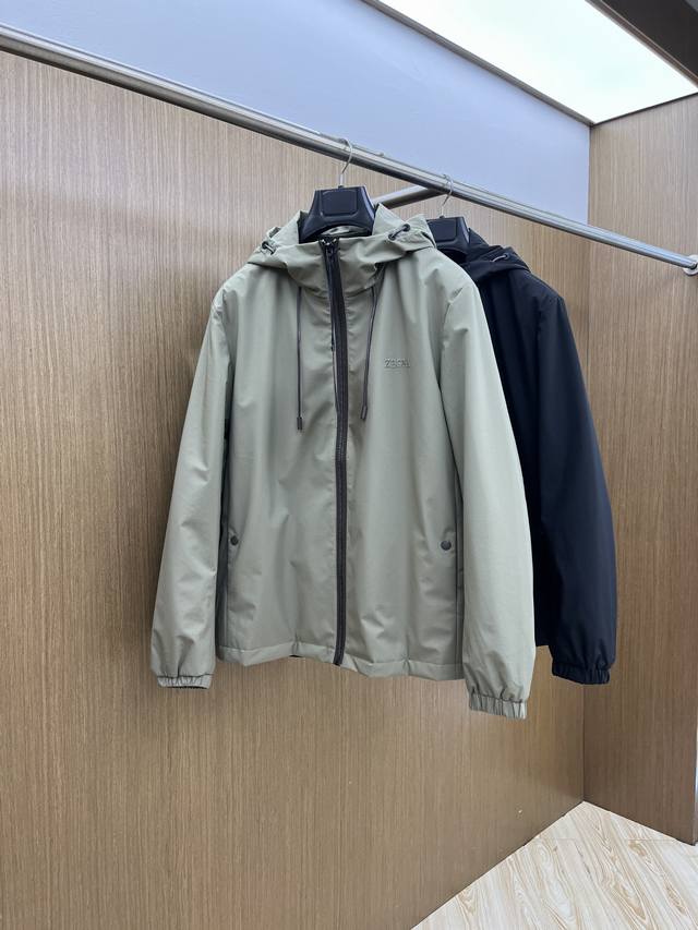 秋冬 Zz 2540Ss早秋新款发布 杰尼亚夹棉连帽夹克外套，字母Logo刺绣，秋季爆款外套，定织定染面料穿上就是舒适自在又显瘦的存在，慵懒而随性，Fsh结合干
