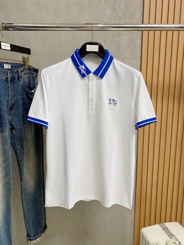巴宝莉25Ss新款春夏短袖翻领T恤Polo，最高版本客供定制高端朱地面料简单时尚款，拼色螺纹超级好看！经典Logo简单大方的款式！满满的高级感，四季可穿。简欧风