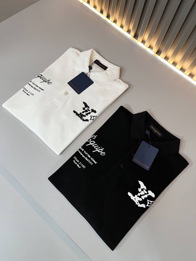 Louisvuitt*路易*登 2025春夏新品最新工艺短袖Polo衫，前后Logo图案印花设计！代表品牌形象 简洁舒适的款式，高端定制珠地棉面料 纯色系列更是