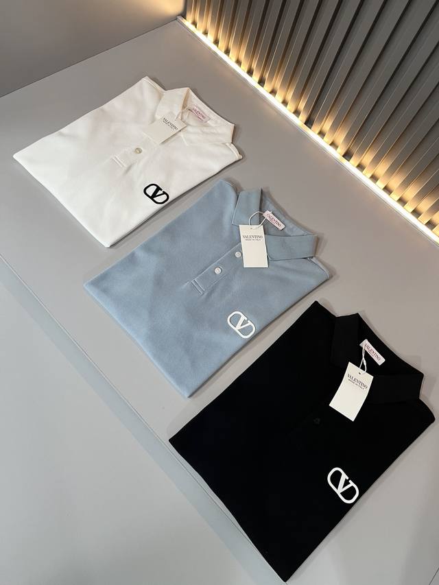 Valenti*O华伦*奴～柜台款， 春夏新款短袖休闲Polo衫，衣身压胶Logo设计！简单时尚而年轻，百搭风格，上身感很年轻优雅！永远不会过时。各大柜台同步上