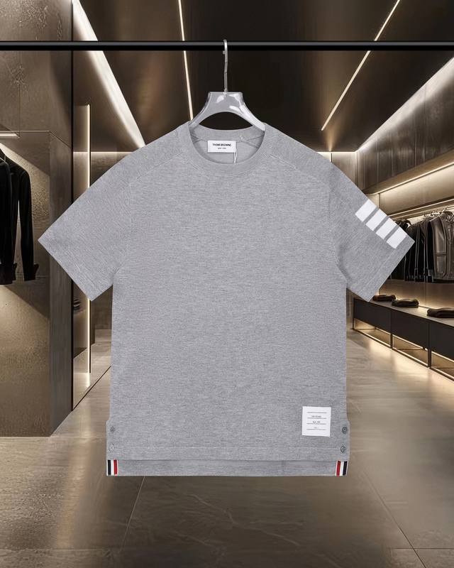 隔天出货 Thom Browne Tb 汤姆布朗 拼色条纹四杠针织休闲短袖T恤 2025Ss官网新款原版面料 官方同款 短袖定制 网纱毛衣针织面料 高端版本，专