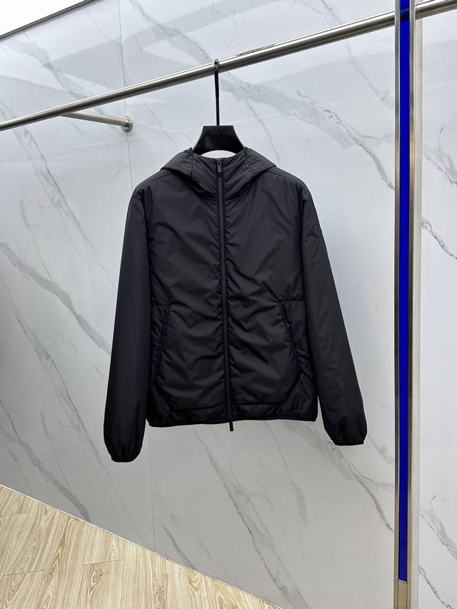 Moner 蒙口 2025Ss早秋新款发布连帽夹棉棉服，秋季爆款，夹薄棉设计，穿上就是舒适自在又显瘦的存在，慵懒而随性，结合干净简单的色系就特别耐看，适合日常穿