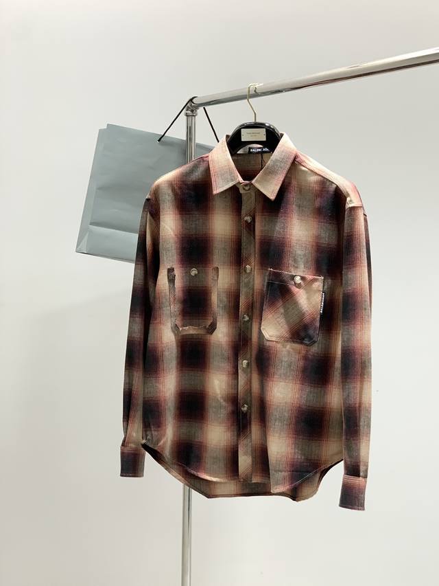 Balenciaga 巴黎世家，2025秋季最新款，专柜同步有售，原单狠货，爆款时尚休闲翻领外套，进口原版面料，独特设计，顶级刺绣工艺字母图案装饰Logo，简约