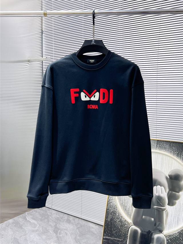 芬迪 Fendi 2025Ss新款 长袖 圆领 卫衣，高端版本！专柜定制面料 透气舒适度高，细节无可挑剔，品牌元素设计理念，体现高品质。手感细腻柔软！呈现休闲裁