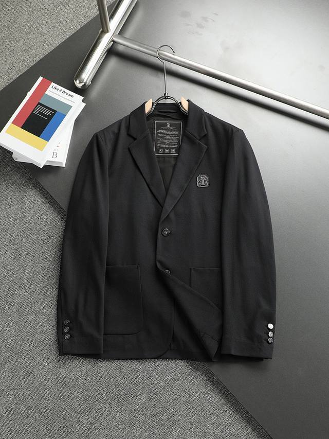 Bc 新品 香港洋行渠道货.25年秋季新款Brun*Llo Cucin*Ill男士休闲轻便薄款西装 单西外套.集时装感与设计感的一款宝藏级功能型装备，塑造出别具