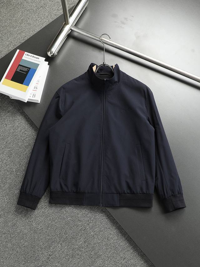 Lp2540秋季经典外套，都市时尚休闲款！面料超软面料帅酷爆款薄夹克外套。时尚都市百搭款款，夏季必备神器，速干衣，水洗后快速脱水干爽，上身透气而且时尚靓丽，特供