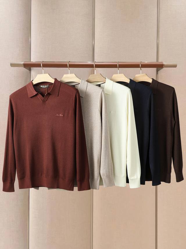 款号:5536 颜色:杏色，白色，焦糖色，咖啡色，宝蓝 码数M-3Xl 秋冬超级爆款推荐，新品男装系列爆款翻领长袖羊毛衫，100%羊毛，作为年度最是经典单品，经