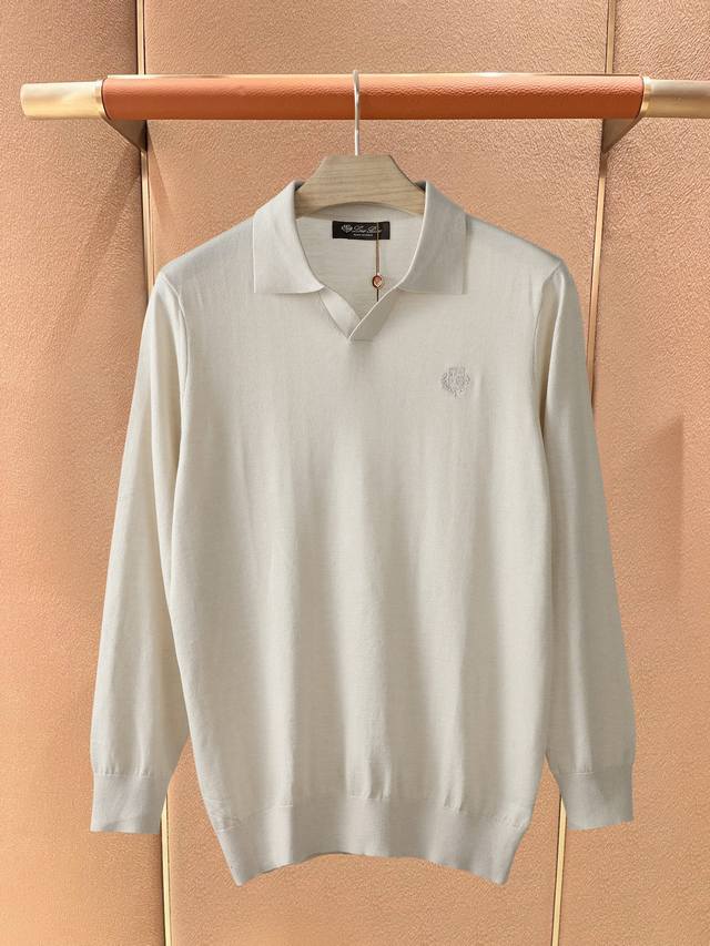 款号: 51052 颜色:杏色，咖啡色，宝蓝色，黑色 码数:M-3Xl 超级爆款推荐，秋冬新品男装系列爆款V领针织衫，作为年度最是经典单品，经过设计重新演绎，独