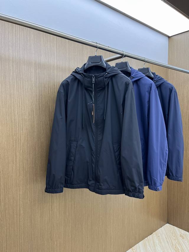 秋冬 Zz 2530Ss早秋新款发布 杰尼亚连帽外套，秋季爆款夹薄棉外套，穿上就是舒适自在又显瘦的存在，慵懒而随性，Fsh结合干净简单的色系就特别耐看，适合日常