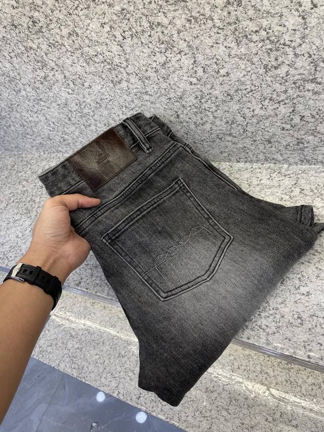 Berut布鲁提 Ss25爆款新品 全砂洗工洗 灰色系秋冬牛仔裤柔软亲肤面料 奢华头层牛皮腰牌 经典蓝洗水 意大利专柜限量款 奢华感订制面料 工艺+洗水外贸品质