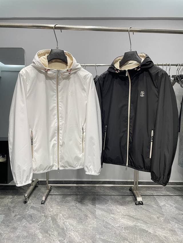 Bc25Fw秋冬新品男士高端商务休闲连帽棉衣外套！上海贸易公司渠道货！颇具意大利典型风格的时装，在面料选取和工艺方面都相当考究，极符合 Bc美学基调，低调且奢华