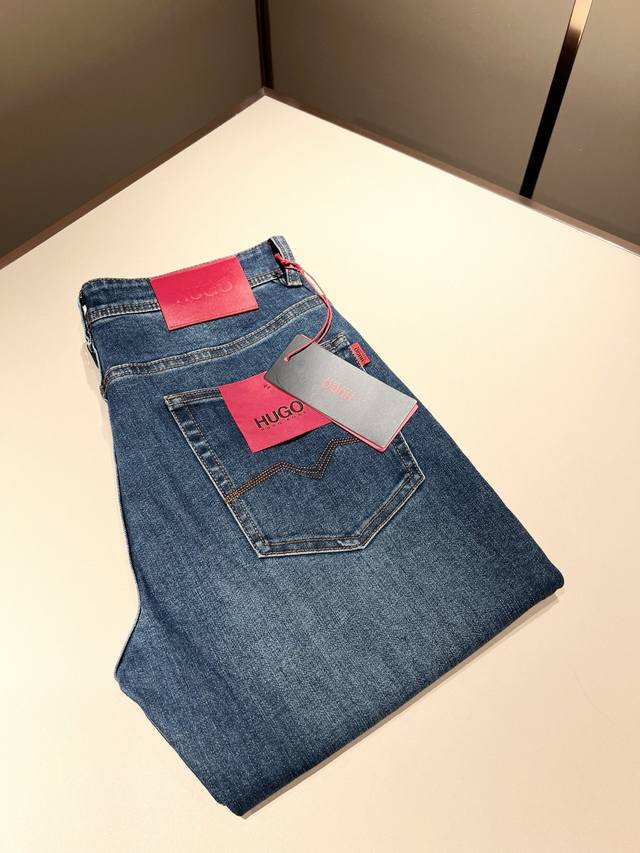 Hugo Boss 雨果博斯 2025春夏新品发售！百搭实用主义不哗众取宠！港澳台地区限定款！！立体裁剪亚麻材质！台湾外贸公司承接、材质精致细腻似乎是专利品质上