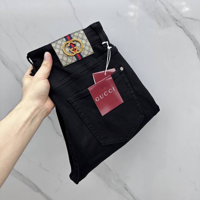 Gucci*古驰 高端定制、2025早秋最新款牛仔裤 柜台同步发售 原版定制复刻 客供五金辅料 原单品质 进口固色牛仔面料 重工洗水 做工走线精细 上身绝佳！优