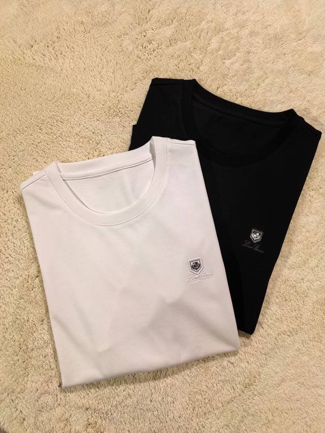 新品Lp长袖 ,Lp秋冬2025新品，男士胸前经典 Cc Logo刺绣基础款圆领长袖T恤打底衫！贸易公司渠道稀出，同步Gw发售，选用客供进口26S双纱纯棉材质制