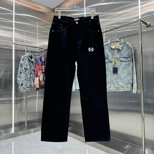 巴黎 25新品 字母刺绣后口袋字母Logo压胶牛仔裤！特定最新品牌皮标 重磅单品~私渠稀有臻品 客供五金辅料 进口客供定织牛仔棉布面料,时尚又个性 超级百搭好看