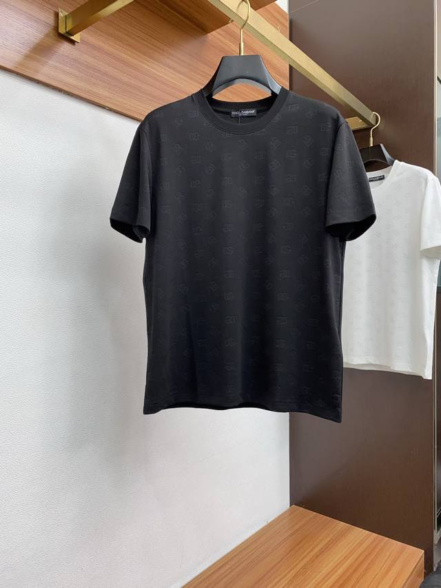 Dg 25Ss春夏新款提花丝光纯棉质圆领短袖 男士基础款纯色短袖T恤衫！贸易公司渠道稀出，同步官网发售！基础T恤奉献，这款简约而不失格调的衣物，自问世以来便深受