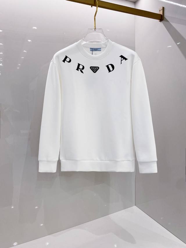 Prada 普拉达 2025Ss秋冬新品 长袖太空棉卫衣，经典Logo设计，百搭款 官网同步发售 定制面料，柔软细腻，亲肤感极高，完美诠释出品牌的时尚潮流！男人