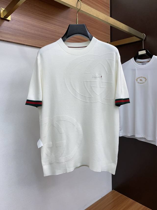 古奇 男士高端简约圆领加厚针织毛衣短袖 ，香港洋行渠道货，纯正血统品质，25年秋冬 新款，经典王牌系列！ 高端奢华且白金级的一款经典基础款T恤，通体的设计完美融