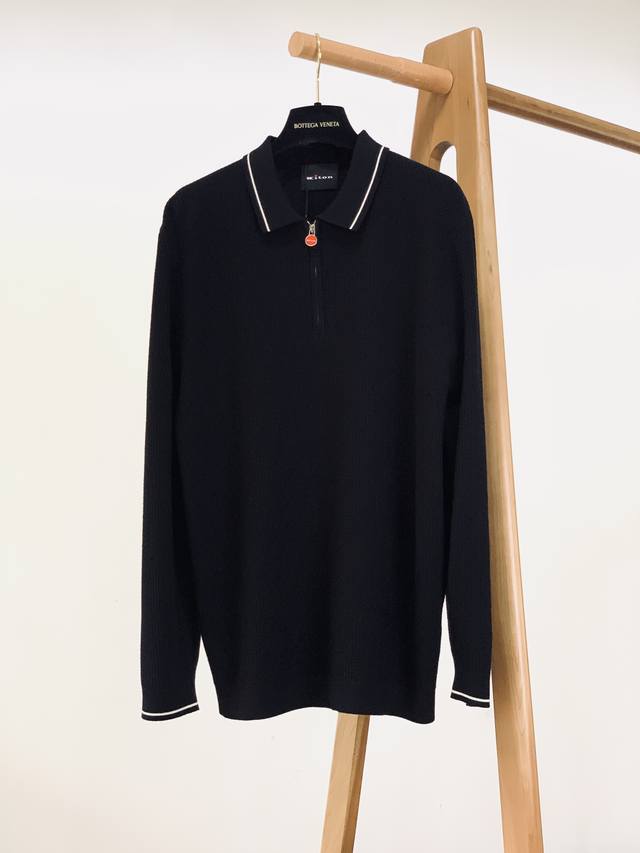 Kiton 奇顿 2025Fw早秋新品 渠道的精品狠货！！！ 今年最好看的半拉链翻领打底衫。 闭眼入！ 客供定制面料打造 满足各种品质控 细节控 这样的分量与价