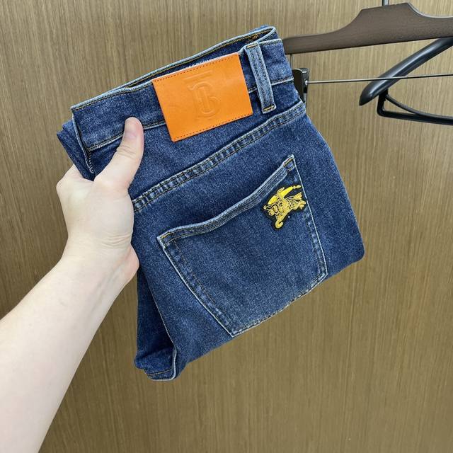 秋冬 Bbr 高端定制品质 25Ss秋冬最新款原单牛仔裤 柜台同步发售 原版定制复刻 客供五金辅料 原单品质 进口牛仔面料重工洗水 做工走线精细 上身绝佳，优选