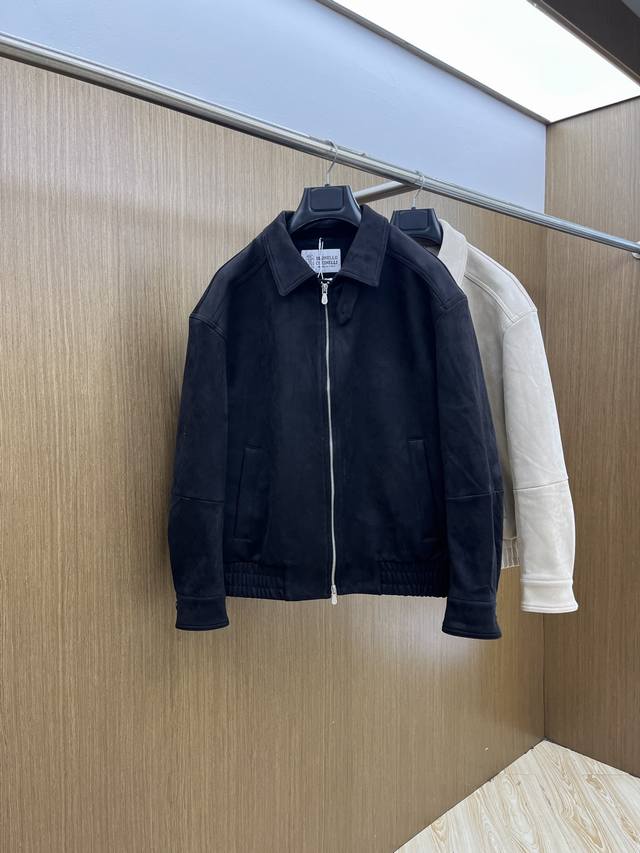 秋冬 Bc 官网秋冬Bc鹿皮绒夹克 不仅手感极佳而且立体有型 完美融合商务的沉稳与休闲的自在 Fjj适配各种场合 码数：48-56