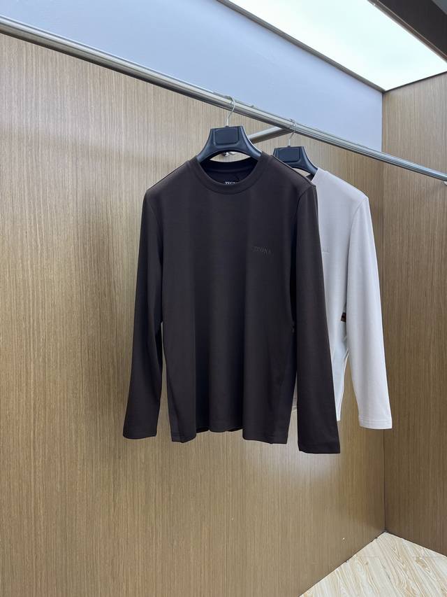 秋冬 Zz 官网最新款秋冬新品 面料采用新疆长绒棉 面料细腻柔软上身舒适 Fjj胸前品牌Logo小点缀，简约中又不失时尚 特别推荐 品质绝对杠杠的 码数：48-