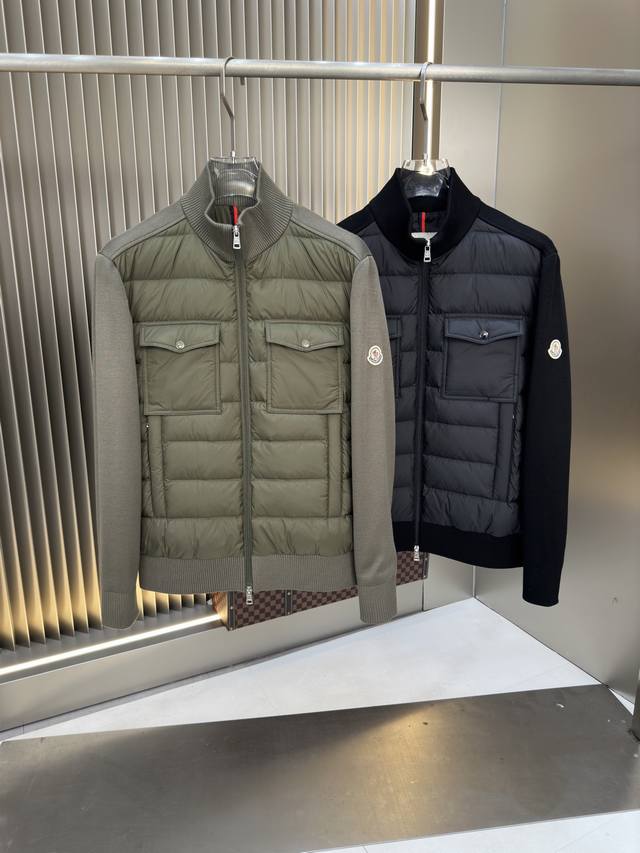 爆款2 秋冬新款针织羽绒服 原版1:1订制五金配件全进口原版定制 欢迎专柜对比 绝对的高品质 采用顶级90白鸭绒 超柔软 充羽量蓬松饱满 超级重工 面料做工杠杠