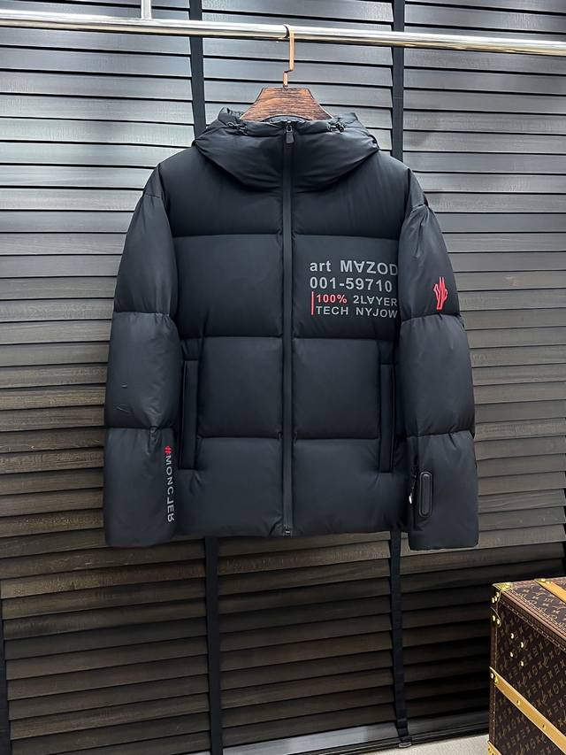 羽C-60 Moncler-蒙口 25秋冬男士时尚连帽羽绒服 轻奢时尚休闲风格，轻盈保暖柔软！低调系列时尚百搭，就是有型！香港贸易订单款，超级种草的神仙单品！作