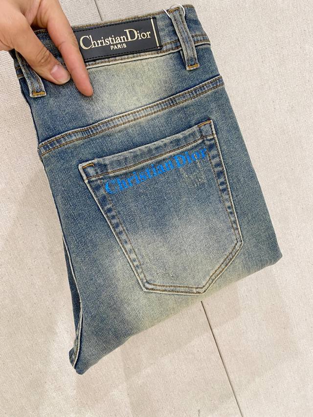 迪奥 新品 高端独家发售 25Ss四季款超燃炸街系列之最牛仔裤 独家隆重推出 原版定制高端品质面料 定制五金版型修身剪裁 面料带弹力 微弹上身舒适度超高 必爆单