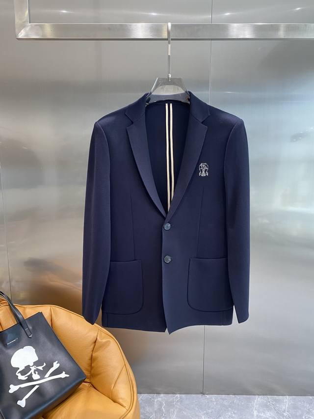 布鲁家 25Fw秋季新款男士商务休闲针织羊毛西服外套 单西 高端一线成衣系列！集时装感与设计感的一款宝藏级功能型装备，塑造出别具一格的造型单品，整体轮廓趋于简约