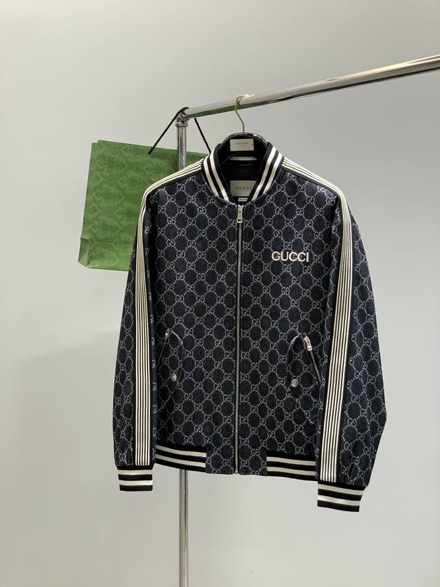 Gucci 古驰，2025秋季最新款，专柜同步有售，原单狠货，时尚休闲棒球服外套，上身很有特点！吸睛而有亮点，进口原版面料，顶级刺绣工艺字母图案装饰Logo，原